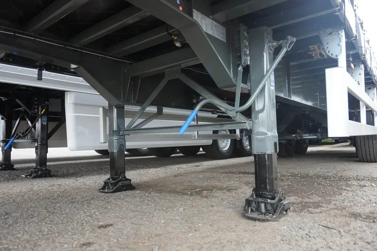 Landing Gear at OG Trailer Repair in Toledo